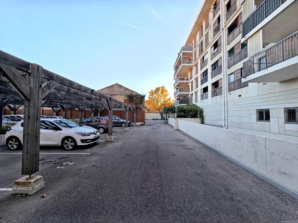 Magnifique T 3 avec 2 terrasses et 2 parkings privés