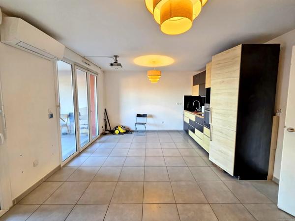 Magnifique T 3 avec 2 terrasses et 2 parkings privés