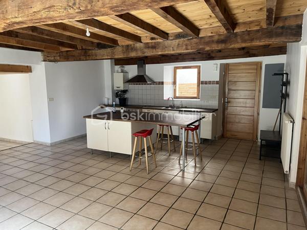 📍 En plein cœur de Saint-Jean-de-Moirans, à 5 min de Voiron, découvrez cette magnifique maison de ville de 130 m² entièrement rénovée, alliant le charme de l'ancien au confort moderne.

Vous serez séduits par sa belle pièce de vie lumineuse de 40 m², ouverte sur une superbe terrasse de 65 m², véritable prolongement de la maison pour profiter des beaux jours en famille ou entre amis.

La maison se compose de :
Une grande pièce de vie d'environ 40 m²
3 belles chambres
Un bureau (idéal télétravail ou chambre d'appoint)
Une salle de bains moderne
2 WC indépendants

Les + :
✔ Maison entièrement rénovée, aucun travaux à prévoir
✔ Chauffage individuel au gaz
✔ Double vitrage
✔ Terrasse de 65 m², rare en centre-ville
✔ Deux places de parking privatives

Emplacement privilégié : à proximité immédiate des écoles, commerces, gare SNCF, transports en commun et accès rapide à l'autoroute A48.

Une maison clé en main, idéale pour une famille ou un couple souhaitant profiter des avantages du centre-ville tout en bénéficiant d'un extérieur généreux.

💰 Prix : 320 000 € (honoraires à la charge du vendeur)

📊 DPE : C – 97 kWhEP/m²/an
GES : C – 19 kgCO₂/m²/an

📞 Pour plus d'informations ou organiser une visite, contactez Anaïs Emptaz au 06 85 15 52 63.
