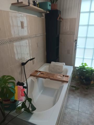 Grand-Brassac (24350) DORDOGNE - PERIGUEUX - GRAND-BRASSAC. Maison 135 m² - quatre chambres - Terrain 5337 m² - calme en campagne