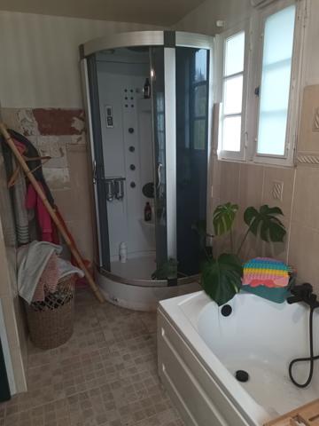 Grand-Brassac (24350) DORDOGNE - PERIGUEUX - GRAND-BRASSAC. Maison 135 m² - quatre chambres - Terrain 5337 m² - calme en campagne