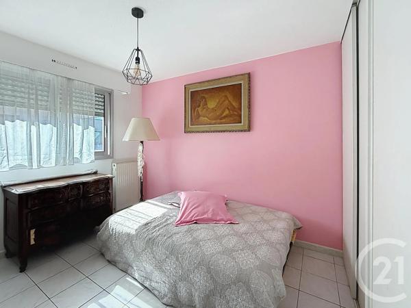 Appartement F3 à vendre  3 pièces - 67 m 2   ST LAURENT DU VAR  - 06