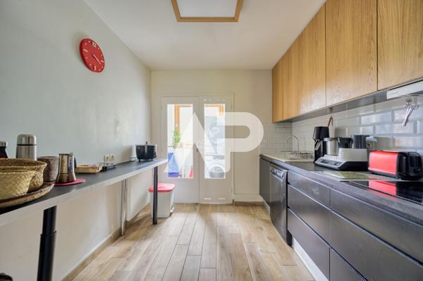 CHAVILLE - Dernier étage appartement de 5 pièces - Rare opportunité ! €575 000 ** - Référence 616-C