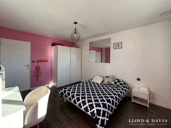 LANDERNEAU MAISON CONTEMPORAINE AVEC  PISCINE INTERIEURE