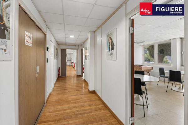 IMMEUBLE DE BUREAUX INDEPENDANT A LOUER SUR VITROLLES