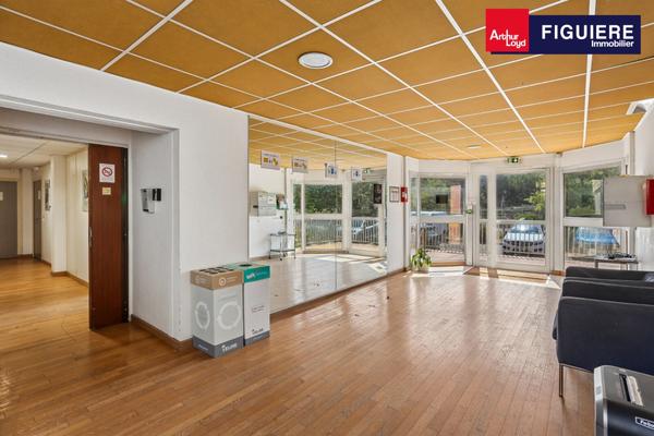 IMMEUBLE DE BUREAUX INDEPENDANT A LOUER SUR VITROLLES