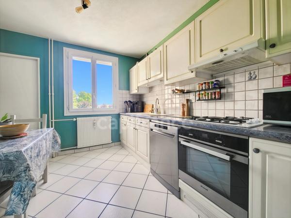 Chevigny-Saint-Sauveur, charmant appartement T4 de 86 m²