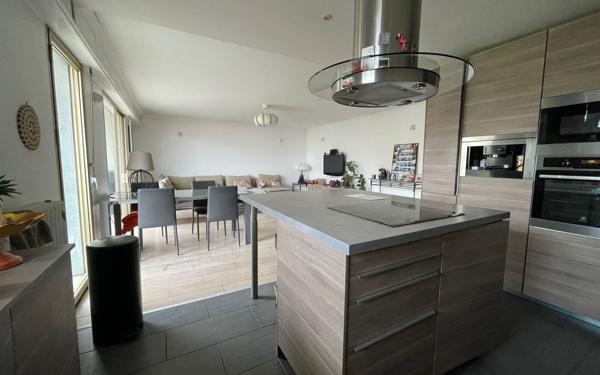 Appartement à vendre    5 pièces • 95 m2 Saint-Maur-des-Fossés