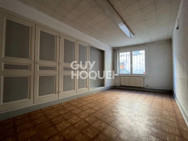 Local professionnel à louer à CREST (26400).