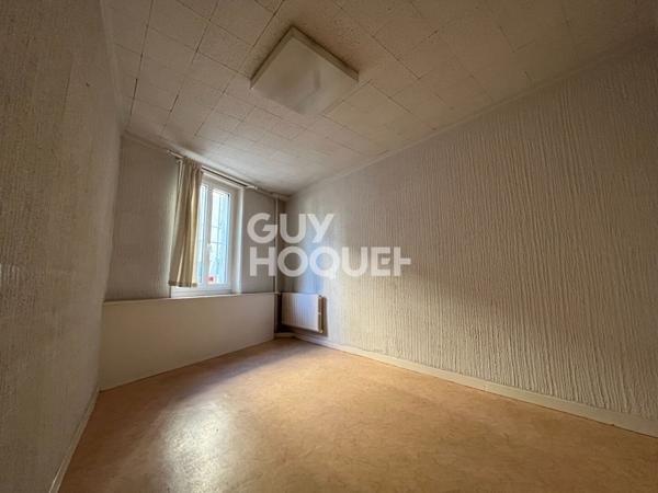 Local professionnel à louer à CREST (26400).