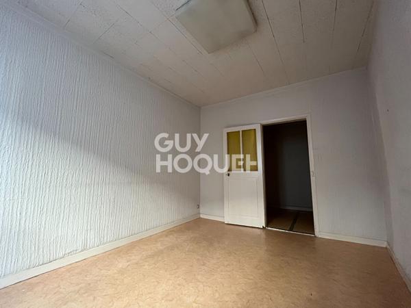 Local professionnel à louer à CREST (26400).