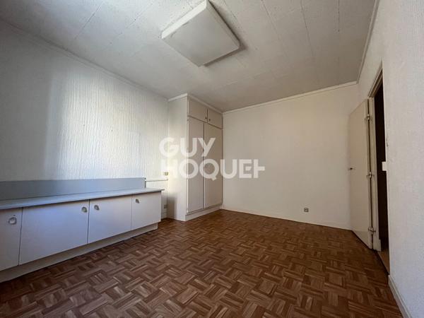 Local professionnel à louer à CREST (26400).