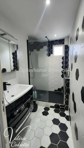 Vente Appartement T3 Hyères (83400) – Entièrement Rénové – Vue Dégagée, Parking & Cave