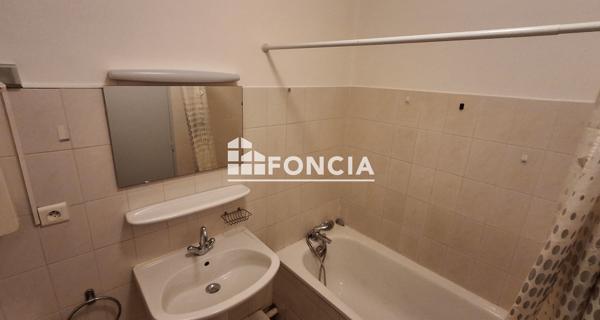 Location Studio meublé 19 m² - Nîmes 30900
