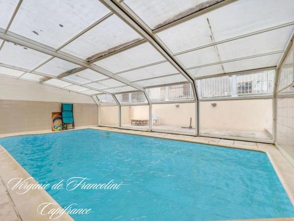 Centre-ville-Coteaux-A vendre belle maison 250 m²-Parcelle 970 m² -6 chambres - Piscine,3 terrasses, dépendance, jardin, garage.