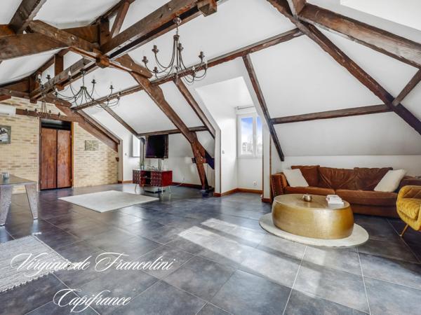 Centre-ville-Coteaux-A vendre belle maison 250 m²-Parcelle 970 m² -6 chambres - Piscine,3 terrasses, dépendance, jardin, garage.