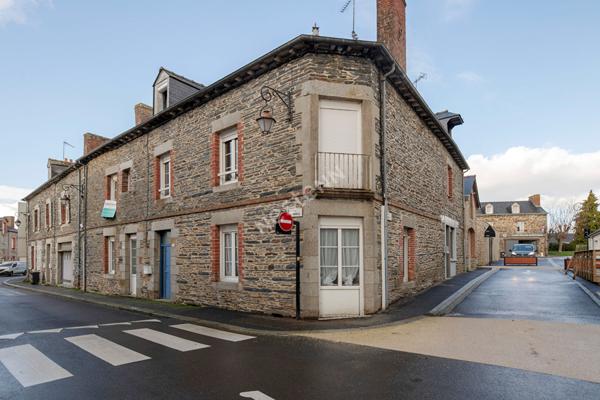 Maison de bourg à vendre à Piré-Chancé ? Centre-ville ? 180 m² ? Jardin ? Garage