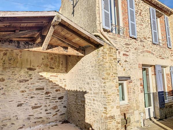Maison Mareuil Sur Lay Disais- Ensemble immobilier-