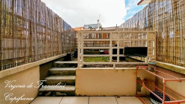 Bas de Montreuil-5mn métro Croix de chavaux L9-A vendre appartement 2 p-1er étage-JARDIN-TERRASSE-Immeuble 2015