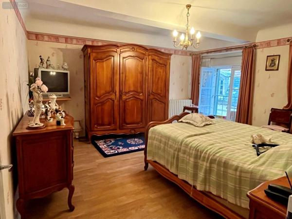 Immeuble à vendre à Avallon dans l'Yonne (89200), ref : 89099/140660   
Centre Ville