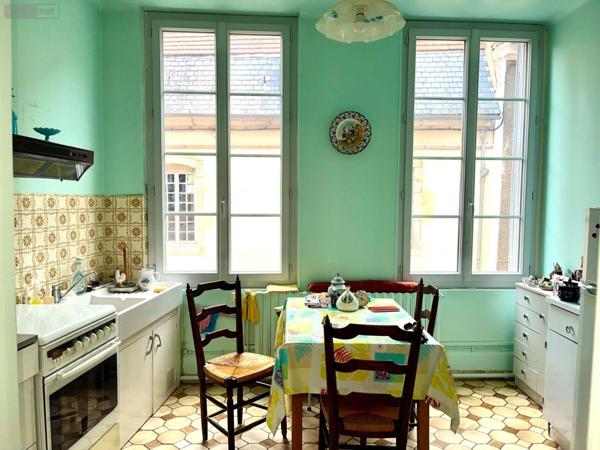 Immeuble à vendre à Avallon dans l'Yonne (89200), ref : 89099/140660   
Centre Ville