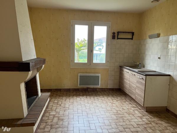 MAISON PLAIN-PIED AVEC TERRAIN ET GARAGE A 800 M DU CENTRE DE CASTELJALOUX