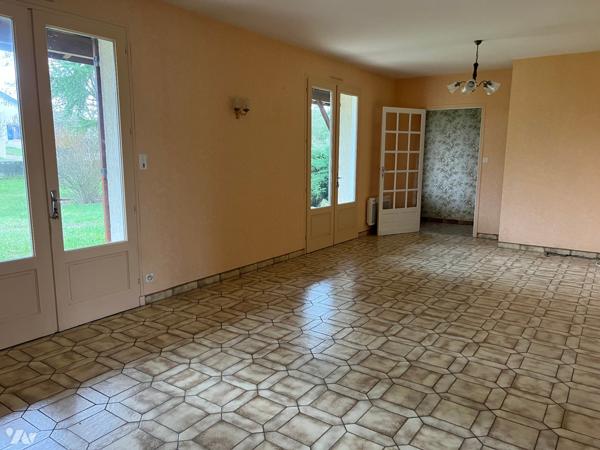 MAISON PLAIN-PIED AVEC TERRAIN ET GARAGE A 800 M DU CENTRE DE CASTELJALOUX