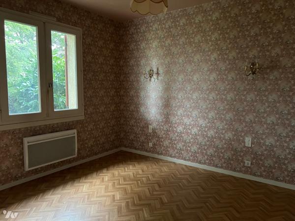 MAISON PLAIN-PIED AVEC TERRAIN ET GARAGE A 800 M DU CENTRE DE CASTELJALOUX