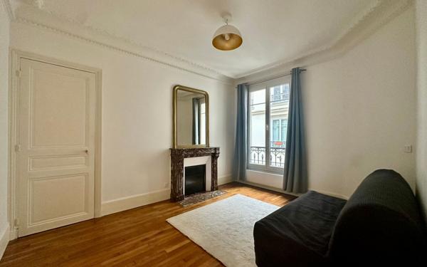 Appartement à louer    1 pièce • 26,52 m2 Paris 4