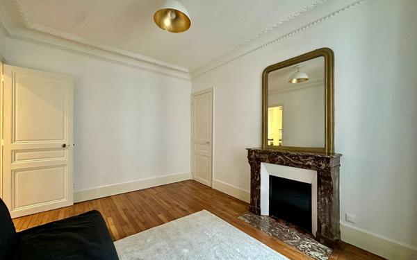 Appartement à louer    1 pièce • 26,52 m2 Paris 4
