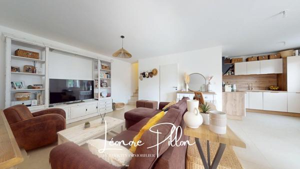 Maison
         4 pièces
        - 90 m² Exclusivité 330 000 € *