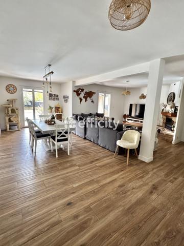 Maison
         6 pièces
        - 150 m² 425 000 € *