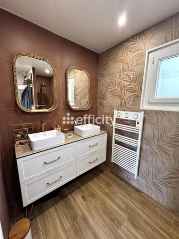 Maison
         6 pièces
        - 150 m² 425 000 € *