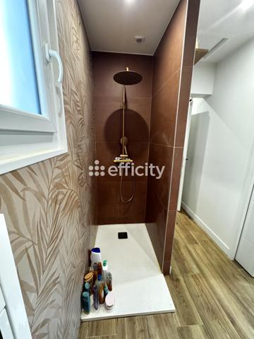 Maison
         6 pièces
        - 150 m² 425 000 € *