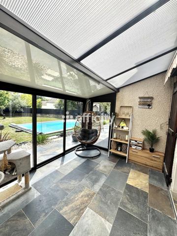 Maison
         6 pièces
        - 150 m² 425 000 € *