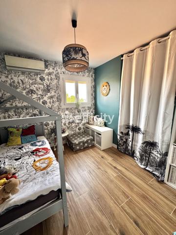Maison
         6 pièces
        - 150 m² 425 000 € *