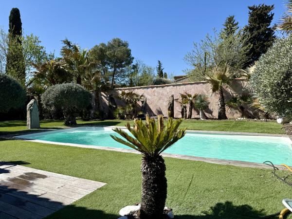 Castelnau-le-Lez (34170) Magnifique villa de 160m2, garage 40m2,sur terrain de 700m2