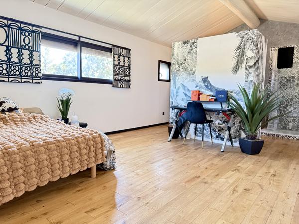 Castelnau-le-Lez (34170) Magnifique villa de 160m2, garage 40m2,sur terrain de 700m2