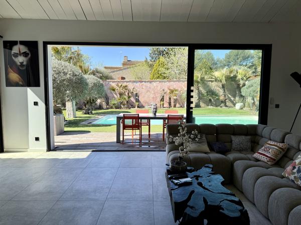 Castelnau-le-Lez (34170) Magnifique villa de 160m2, garage 40m2,sur terrain de 700m2