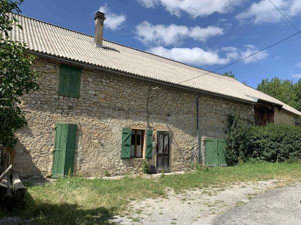 À vendre – Corps de ferme à rénover – Lus-la-Croix-Haute (26620)