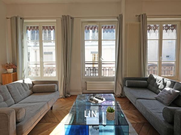 Appartement
         4 pièces
        - 135 m² Bien prestige 595 000 € *