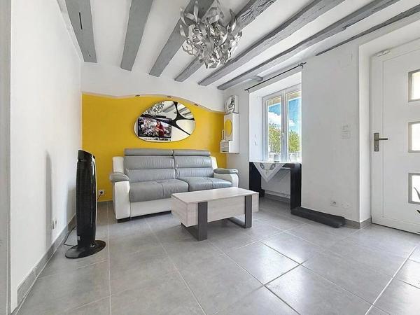 Vente                                                      Maison
                        
                     2 pièces                      32 m2                     à Combs-la-Ville