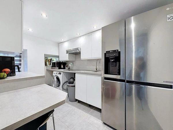 Vente                                                      Maison
                        
                     2 pièces                      32 m2                     à Combs-la-Ville