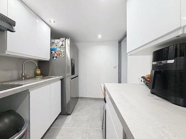 Vente                                                      Maison
                        
                     2 pièces                      32 m2                     à Combs-la-Ville