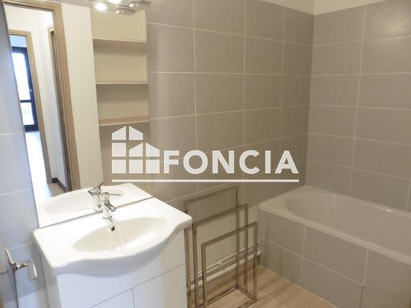 Location Appartement 3 pièces 62.96 m² - RESIDENCE DU CHATEAU TOUR C Echirolles 38130