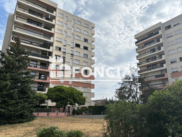 Location Appartement 3 pièces 62.96 m² - RESIDENCE DU CHATEAU TOUR C Echirolles 38130