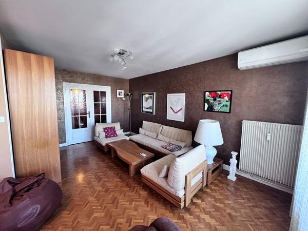 À Vendre , T3 à Pont-de-Chéruy ,73,76 m² avec parking et cave