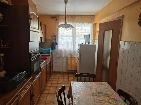 Maison
         5 pièces
        - 96 m² 239 000 € *