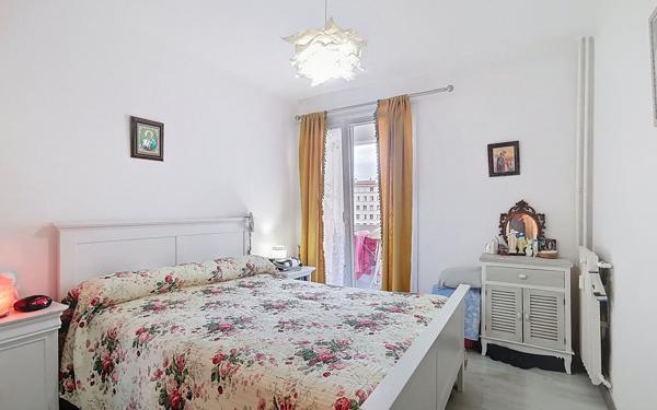 Appartement à vendre    3 pièces • 52,69 m2 Toulon