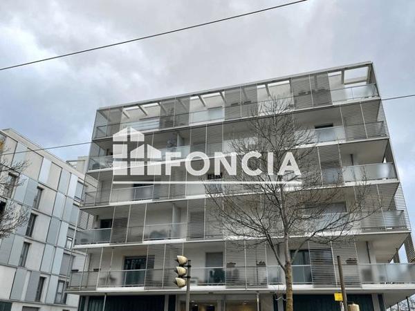 Location Appartement 2 pièces 46.16 m² - 12 RUE DU PLATEAU DES GLIERES Saint-etienne 42100